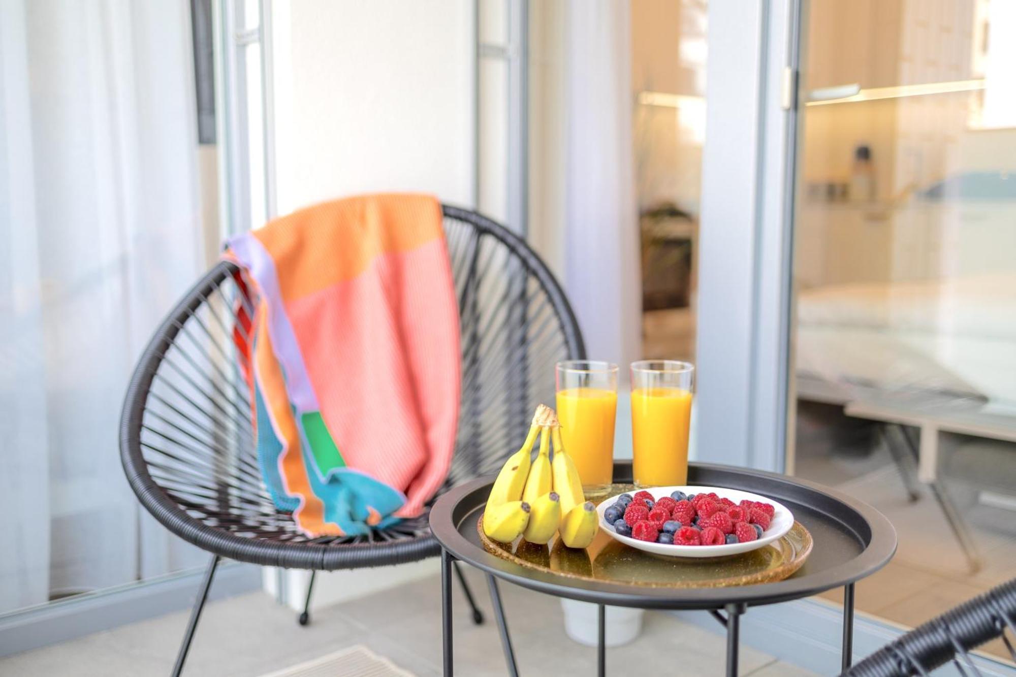 Yellow Apartment - Balcony, Free Parking, By Gravity Praga Exterior foto